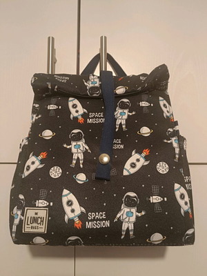 Lunch bag insulated new with space design