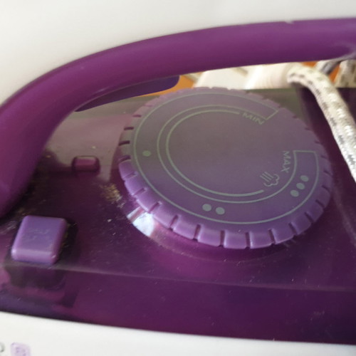 Delonghi EasyTurbo 8 steam iron used, 2300w, Antical, Auto On-Off