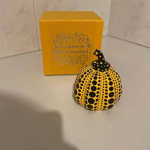 Yayoi Kusama Pumpkin sculpture new, black and yellow, 10cm