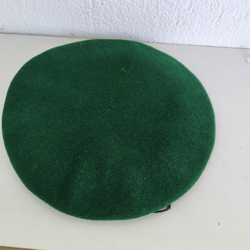 Military Commando Beret green size 58 used with Greek emblem