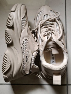 Athletic shoes like new, size 36.5