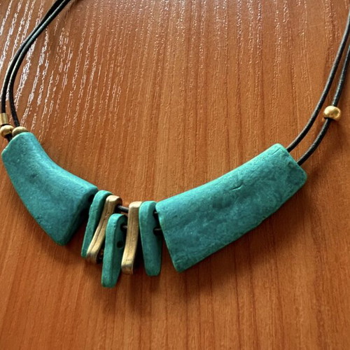 Set of 2 necklaces in turquoise colors like new