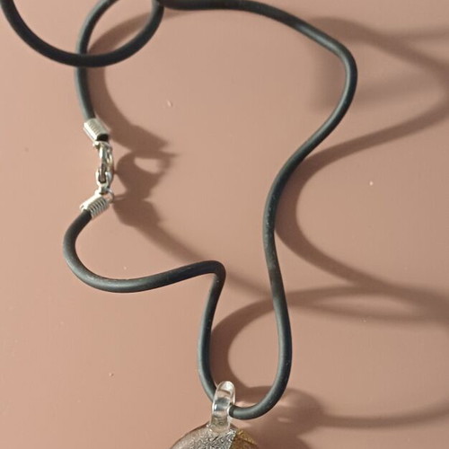 Leaf-shaped Murano style necklace with black cord like new