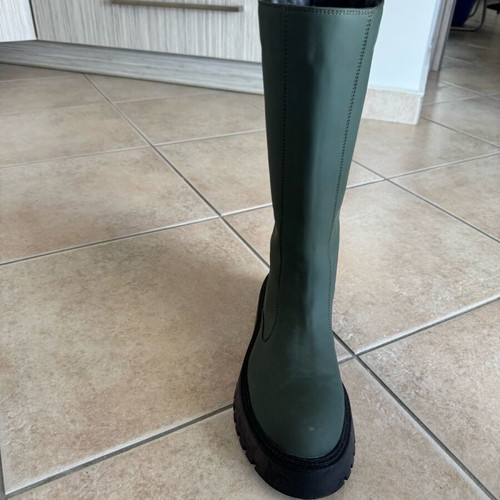 Bershka green boots like new, waterproof, size 36