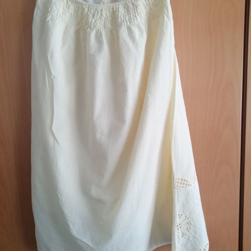 Sleeveless blouse dress used, banana color, broderie anglaise, size M