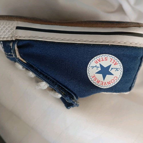 Converse παπούτσια αγκαλιάς σαν καινούργια με σκρατς, με το κουτί τους