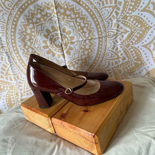 Burgundy pumps used size 39.5
