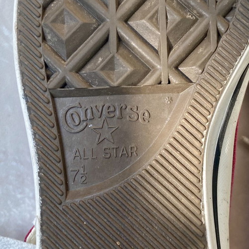 Converse Chuck Taylor All Star High Top sneakers like new, burgundy