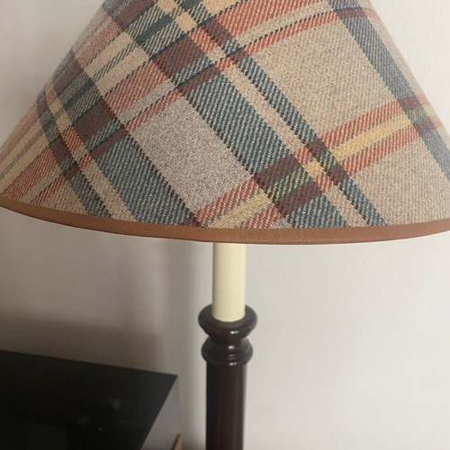 Table lamp like new with plaid shade and wooden base