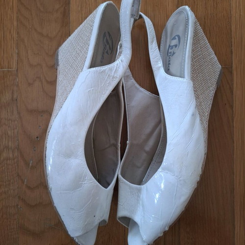 Bata women's shoes used white sandals size 40