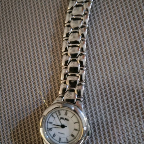 Folli Follie women's watch with bracelet like new silver