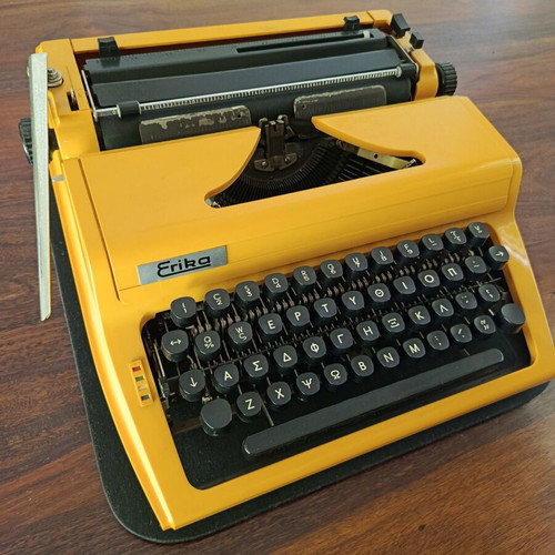 Erika Robotron Mod. 100 mechanical typewriter used, vintage 1970s