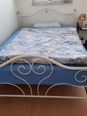 Μεταλλικό πλαίσιο κρεββατιού Εναμισάρι λευκό