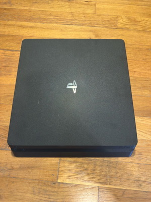 PlayStation 4 Slim 1TB σαν καινούργιο