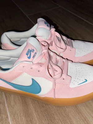 Nike SB 58 Low size 42.5 pink new