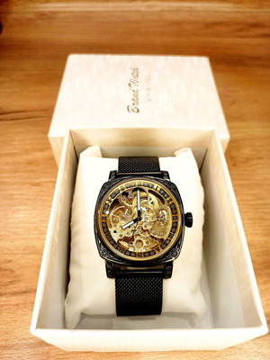 Mechanical automatic waterproof watch new with sapphire glass