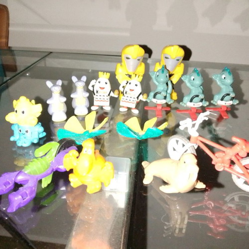 Kinder Surprise collectible 16 pieces new