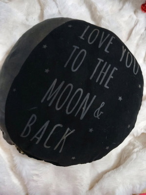 Decorative round pillow used
