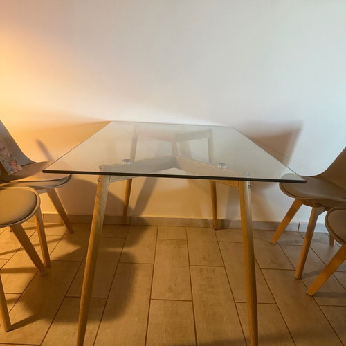 Glass dining table like new 150x90x75