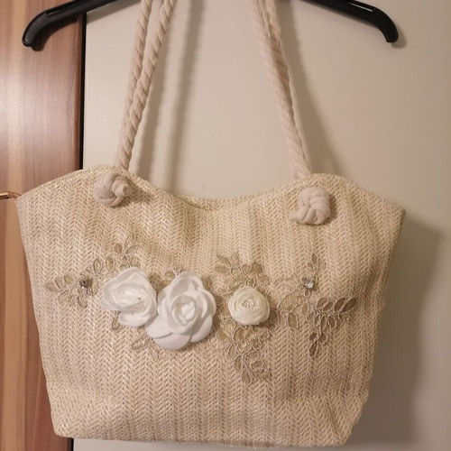 Raffia bag with machine embroidery applique new, beige