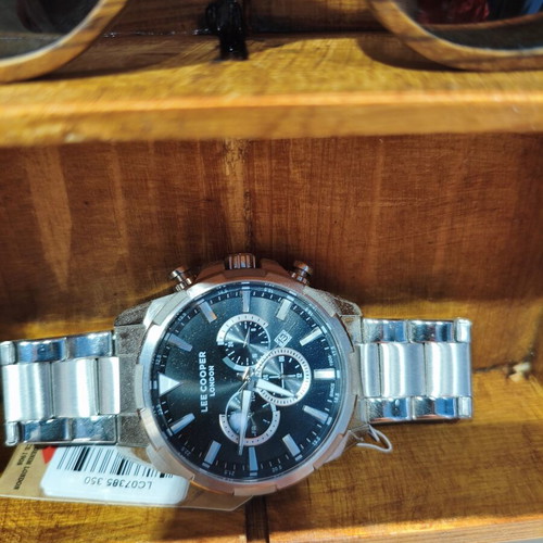 Clothing watches swimwear stock 272 pieces with Nautica Police Lee Cooper