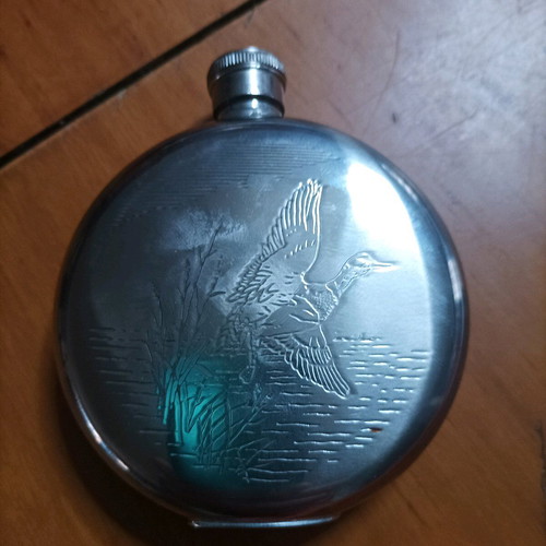 Inox flask new with engraved duck design