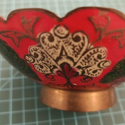 Vintage brass bowl like new with peacock design