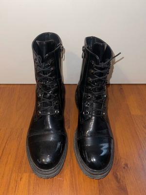 Black Arte Piedi combat boots used with laces and zipper