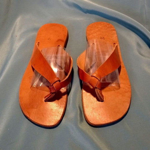 Handmade leather kids sandals size 28 tan new