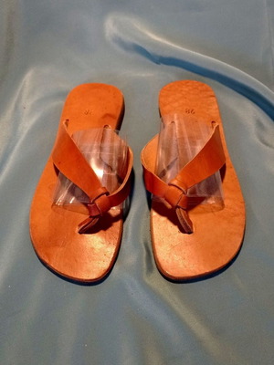Handmade leather kids sandals size 28 tan new