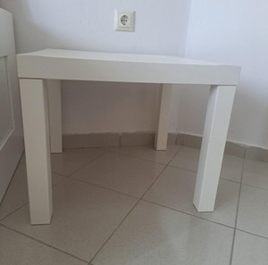 Τραπέζι μικρού μεγέθους διαστάσεων 55×55×45 cm