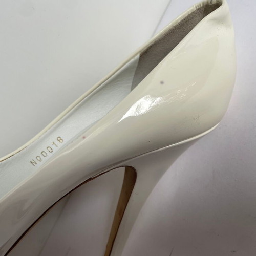 Louis Vuitton leather heels size 40 used, beige