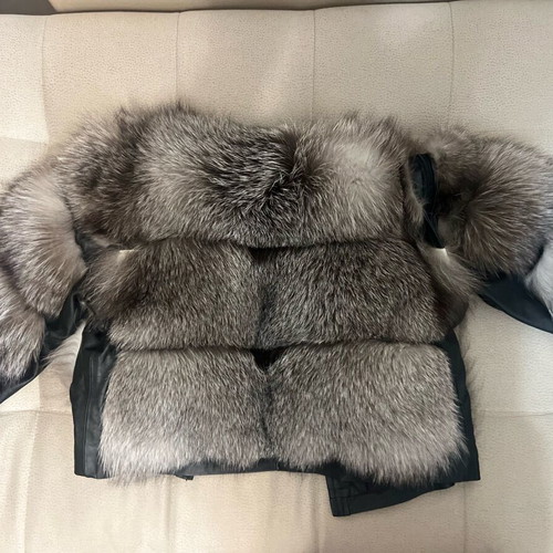 Women's Silver Fox Fur Jacket new with removable sleeves