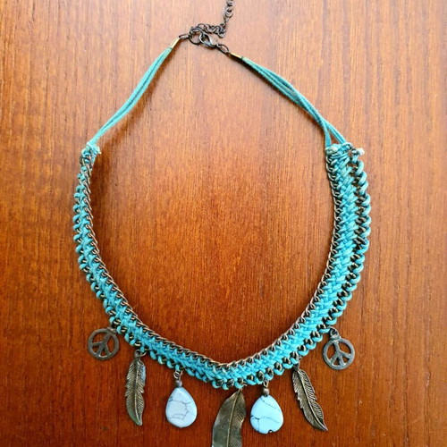 Jewelry set like new, boho vintage style with 4 necklaces and 9 bracelets