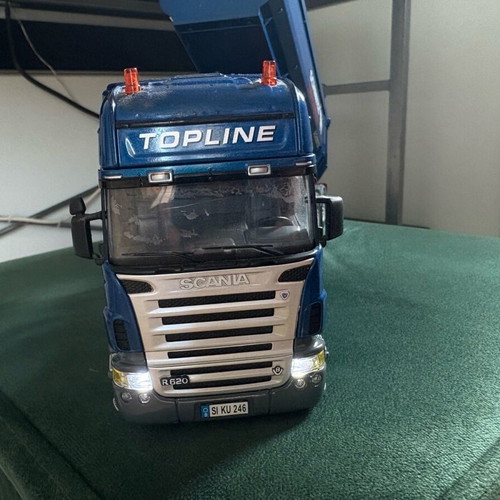 Scania 1/32 siku used with new batteries