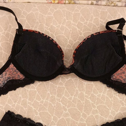 Venus Victoria lingerie used, size 65B, black and red