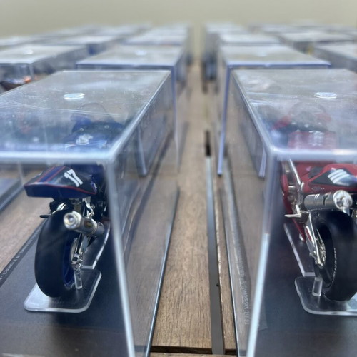 Collectible Display Motorcycles new, 39 in total