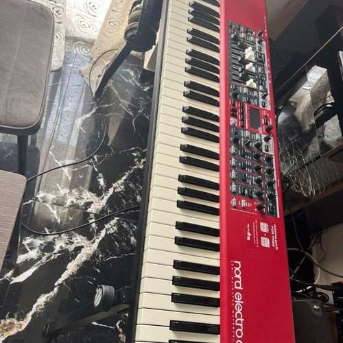 Nord Electro 6D 73 stage piano, like new