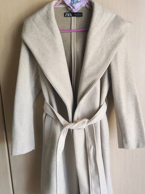 Zara oversized coat beige like new, size large