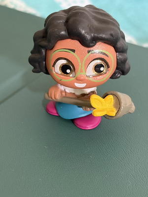 Mirabel Disney Doorables Mini Figure New