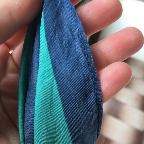 Vintage 80's scarf skiers like new, blue and turquoise