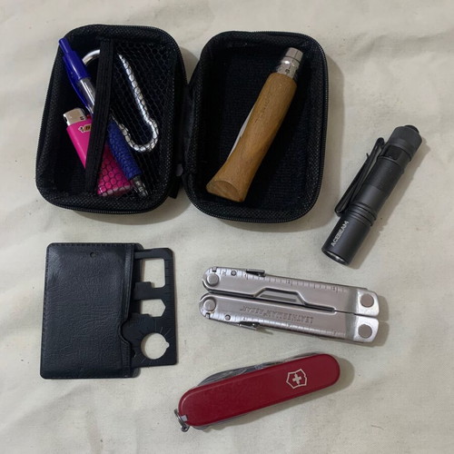 Leatherman Rebar multitool set used with gifts