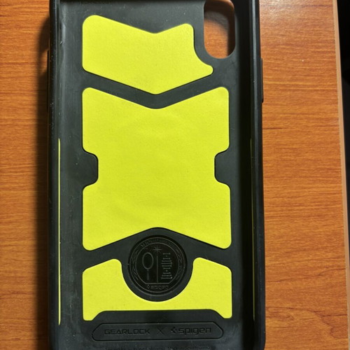 iPhone XR Gear Lock Case like new