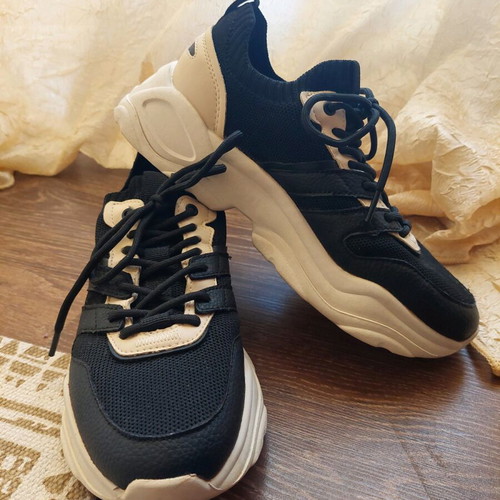 Sneakers γυναικεία Zara 39 σαν καινούργιο, μαύρο και μπεζ