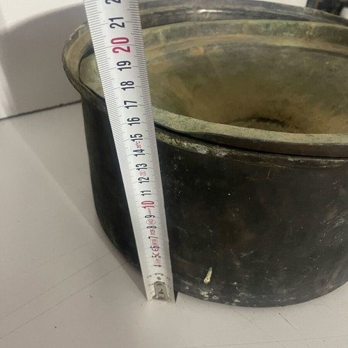 Copper handmade pot used, antique from another era