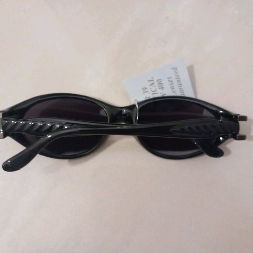 Sunglasses new black with unique arm design