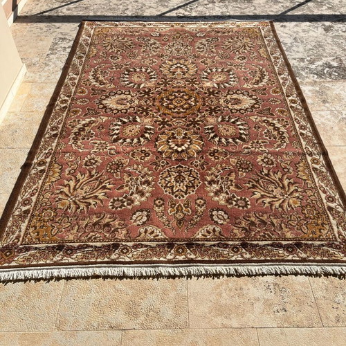 Rug used 2.90x2.00 meters