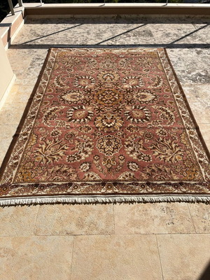 Rug used 2.90x2.00 meters