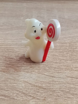 Kinder Surprise figure ghost used with lollipop 2014