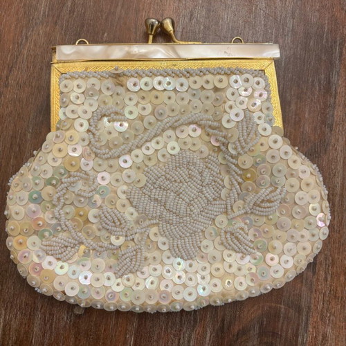 Vintage τσαντάκι clutch με παγιέτες σαν καινούργιο, άσπρο και χρυσαφί